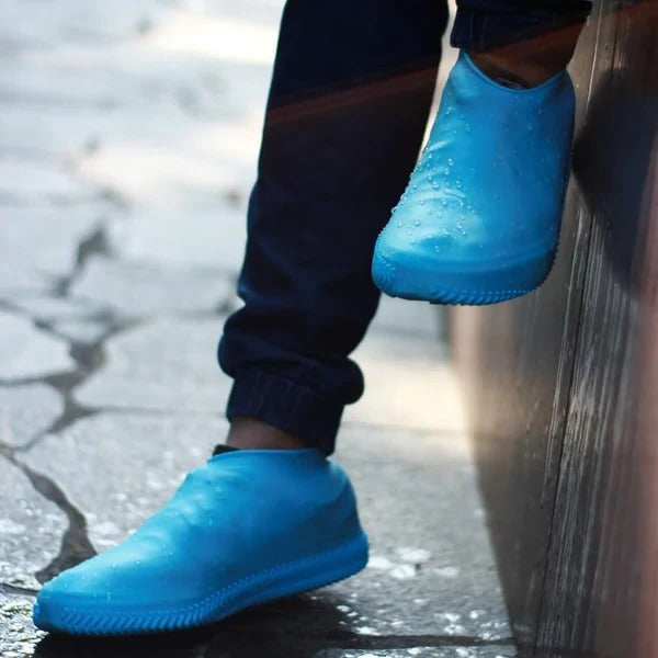 Silicone Shoe Covers with Textured Grip and Elastic Fit, Foldable Design