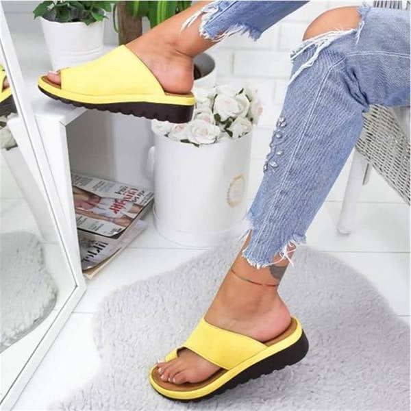 Cushioned Slip-On Sandals with Arch Support and Curved Sole Design